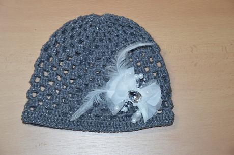 Háčkovaná čiapočka s kvetom, <50 - 158