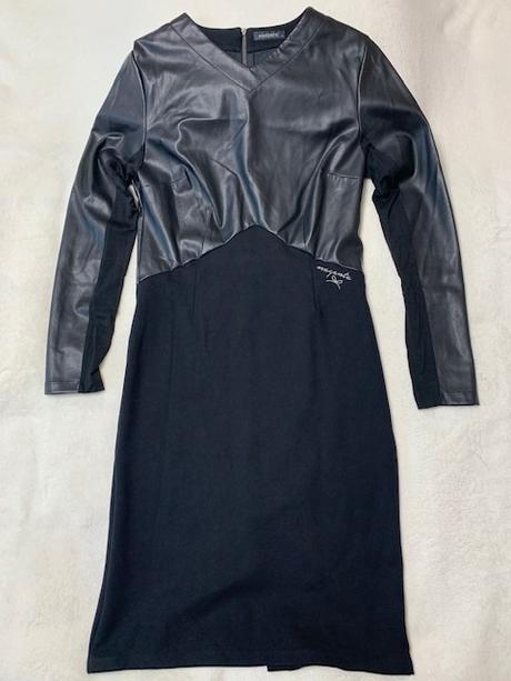 Úzke elegantné šaty s koženkou zn. magenta, m