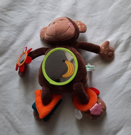 Multifunkčná opica basile lilleputiens,