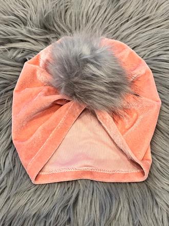 Dievčenská čiapka s brmbolcom, 62