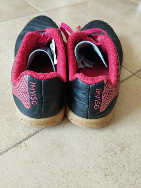 Halovky, topánky na telesnú výchovu, decathlon,38