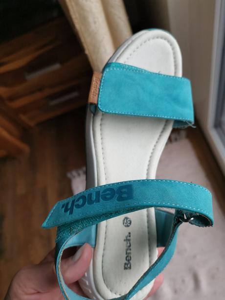 Sandále s originál krabicou, 37