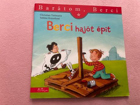 Berci hajót épít, 