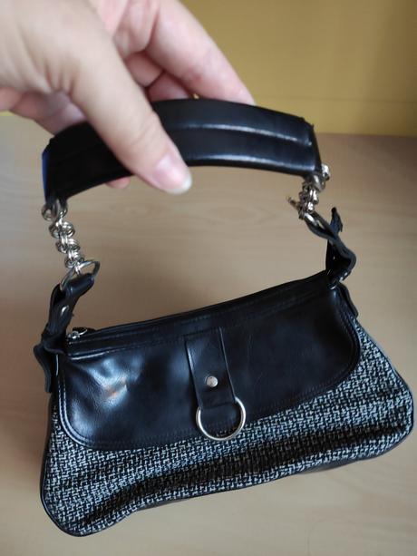 Kabelka do ruky, 