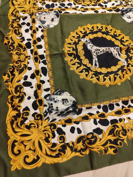 Elegantná šatka s motívom dalmatíncov, 