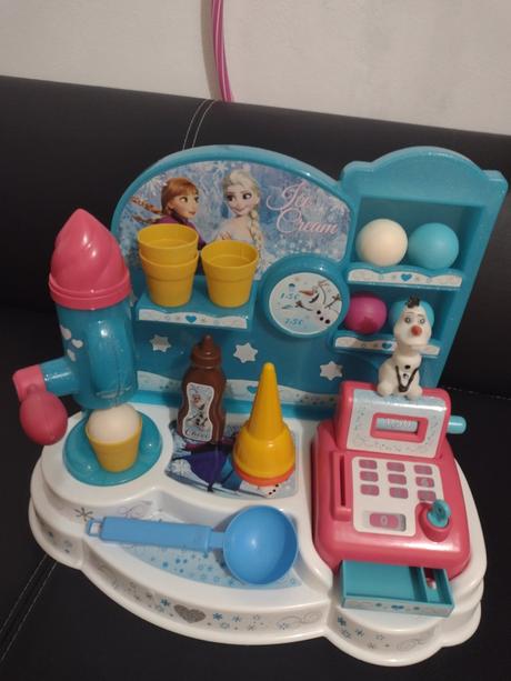 Zmrzlinareň anna a elza, 