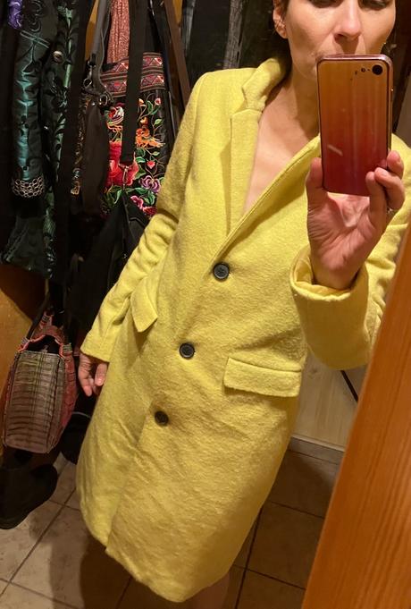 Žltý kabát, reserved,36