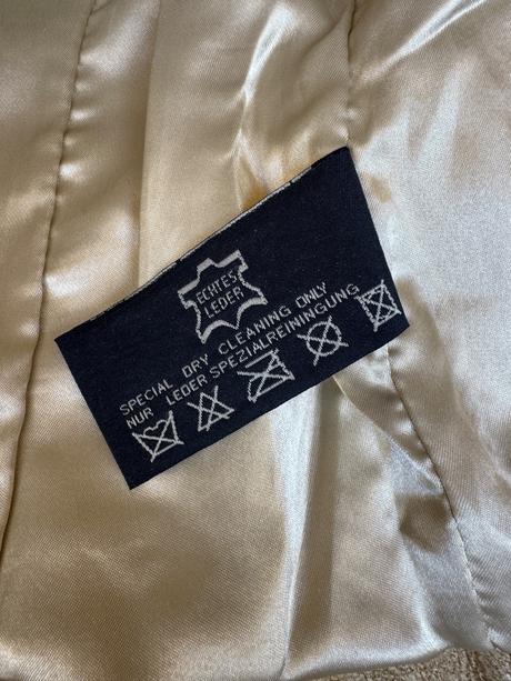 Predám koženú bundu krémovej farby z brúsenej kože, s