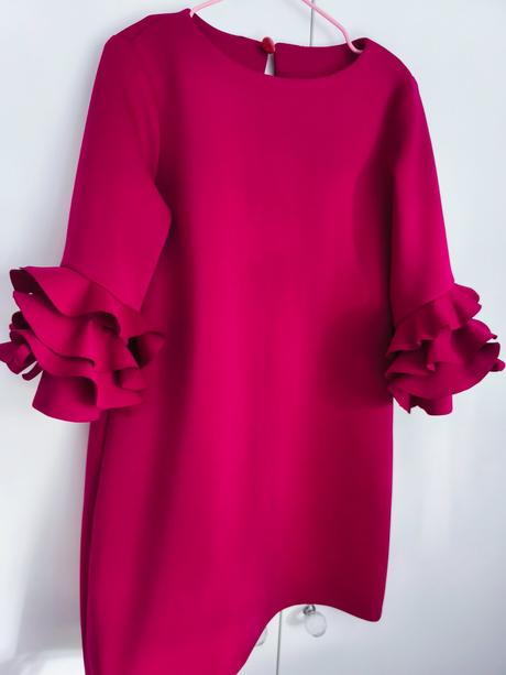 Slávnostné šaty, 134