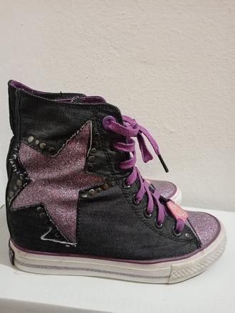 Tenisky na klinovom opätku, 35