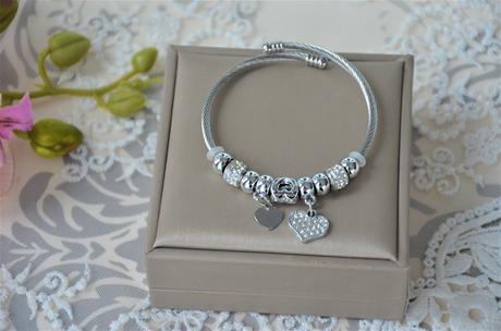 Náramok so srdiečkami,