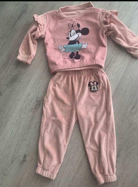 Velúrová súprava, 86