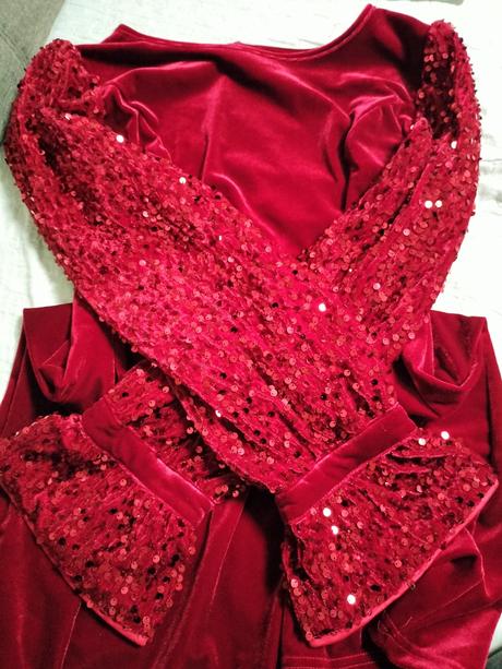 Slávnostné šaty, m