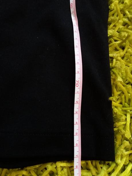 Krátke šaty s glitrami, s