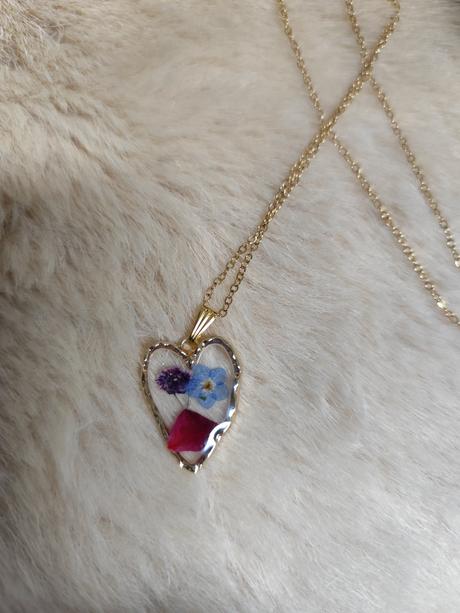 Zivicove prívesok z retiazkou,