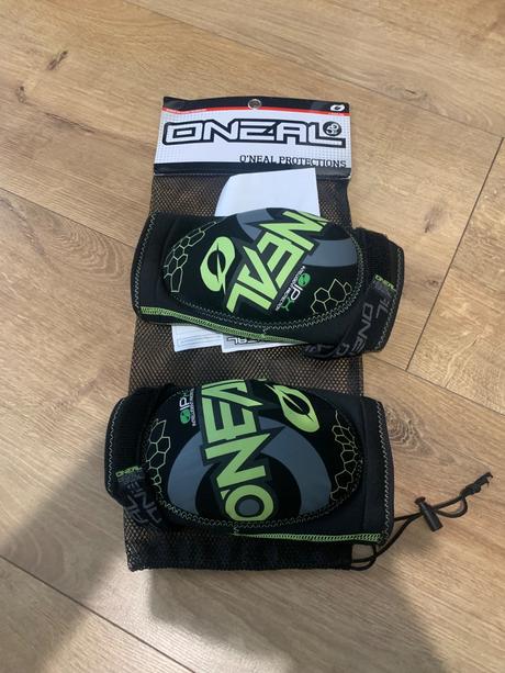 Chrániče na lakte, m