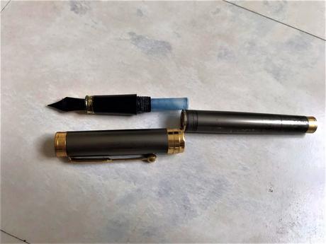 Perá na bombičky 2 ks,