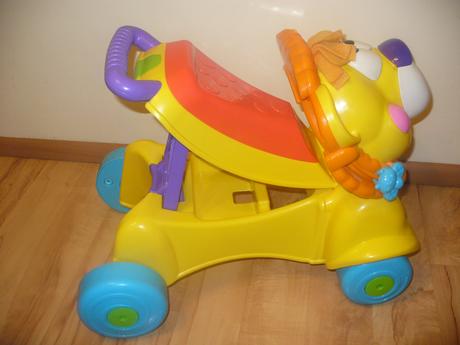 Minimálne používané odrážadlo fisher price, 