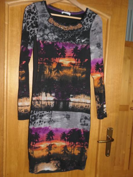 Oui original prekrasne damske saty pc cez 115e, m