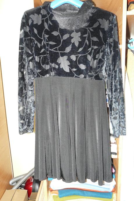 Príležitostné šaty, 38