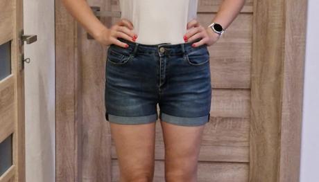 Predám takmer nenosené džínsové šortky, 38, stradivarius,38