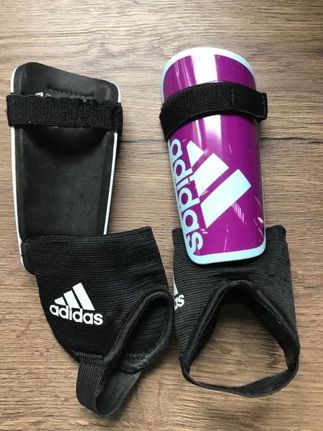 Chrániče futbalové s,