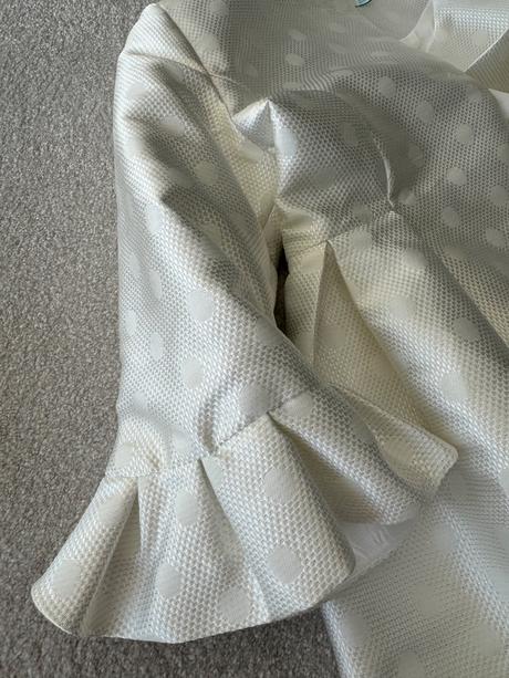 Dievcensky spolocensky kabatik, 140