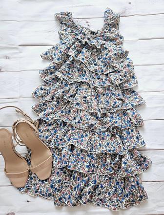 Krásne volánkové šaty, s