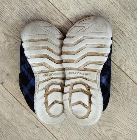 Botasky, skechers,26