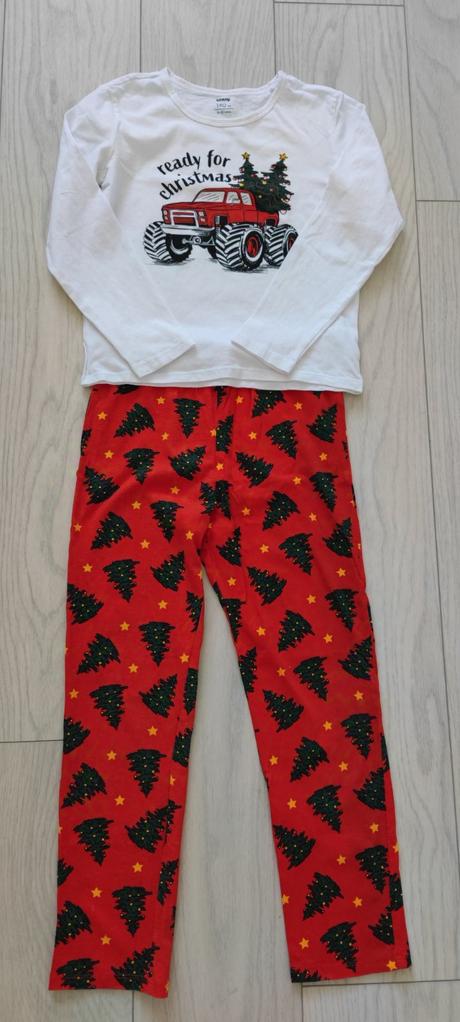 Pyžamo s vianočným motívom, sinsay,140
