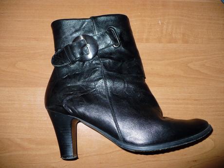 Kotnikove kozene cizmy, 38