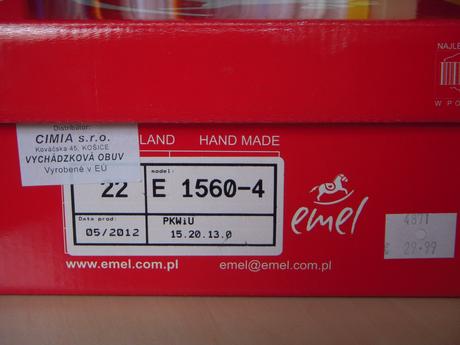 Celokožené sandálky, 22