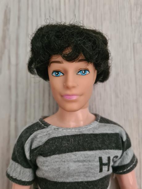 2x barbie ken,