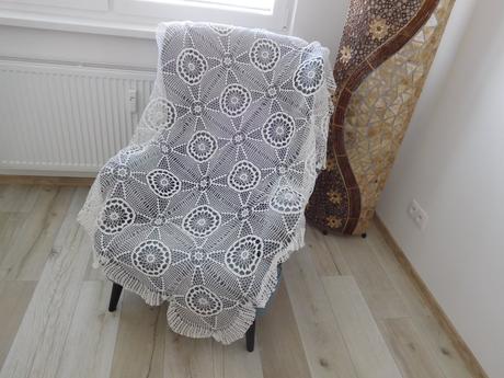 Veľký biely obrus ručne uháčkvaný biely, 