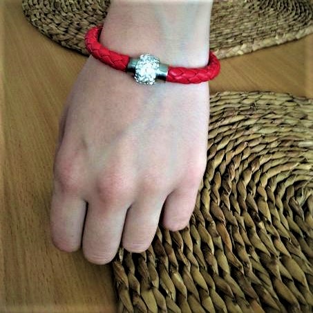 Kabbalah - proti urieknutiu na magnetku,