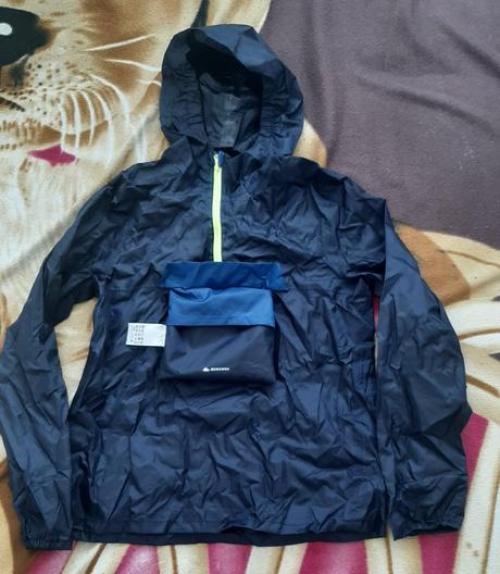 Pršiplast 7-9 rokov, 123-140 velkost, decathlon,128