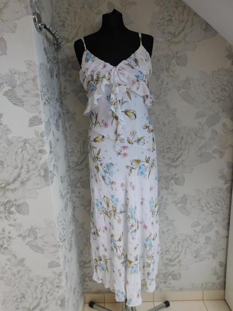 Pekne romanticke šaty, 38