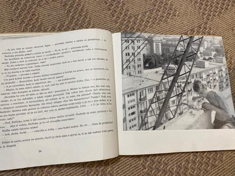 Krásna retro stará kniha taký nepokojný vek 1962,