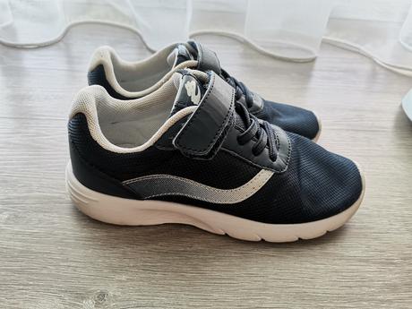 Tenisky + 1 grátis, 30