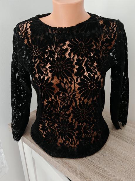 Úžasny luxusny krajkový top, sadne na s,m, m