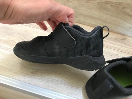 Cierne tenisky, nike,27
