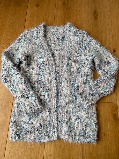 Chlpatý sveter, f&f,140