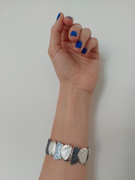 Naramok bielo strieborny, 