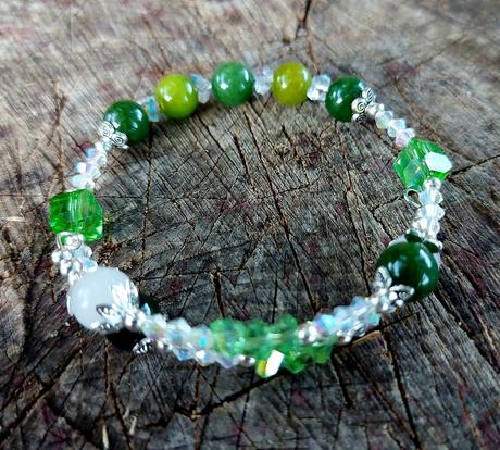 Náramok z olivínu a krištáľu pre leva, pannu aj vá, 