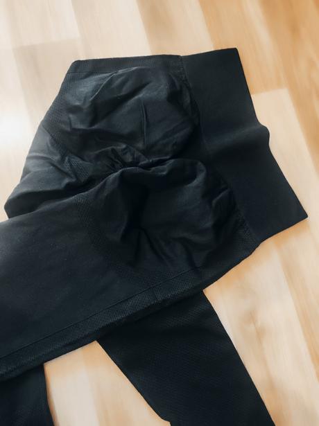Čierne legíny s push-up, s