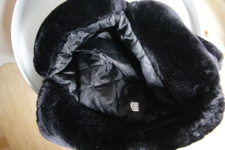 Čierna zateplená ušianka uni,