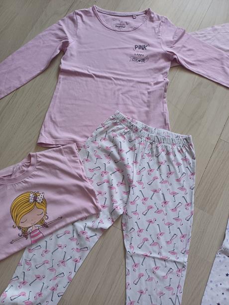 2x pyžamo, lupilu,116