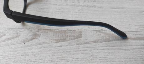 Rám na okuliare, pravé oko -0,75, ľavé -1, 