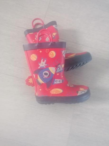 Gumáky vesmírne, 25