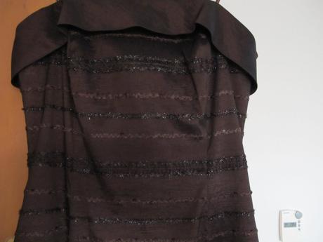 Spoločenské šaty, 42